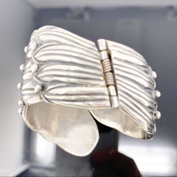 Margot de Taxco cornflower clamper Bracelet 5316 - Picture 5 of 13